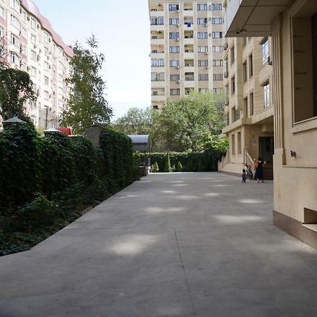 Nice And Comfortable Apartment In The Downtown Of Bishkek Exterior photo