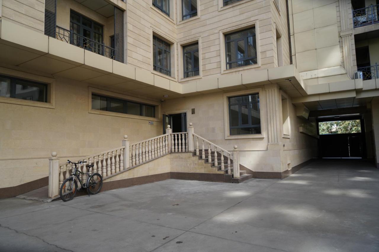 Nice And Comfortable Apartment In The Downtown Of Bishkek Exterior photo