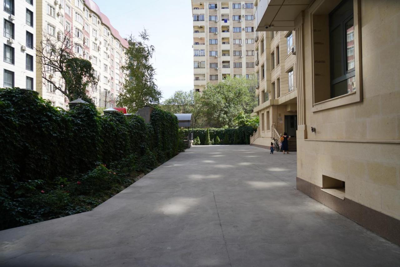 Nice And Comfortable Apartment In The Downtown Of Bishkek Exterior photo