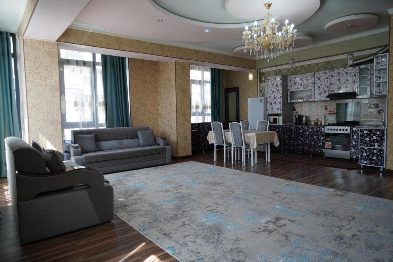 Nice And Comfortable Apartment In The Downtown Of Bishkek Exterior photo